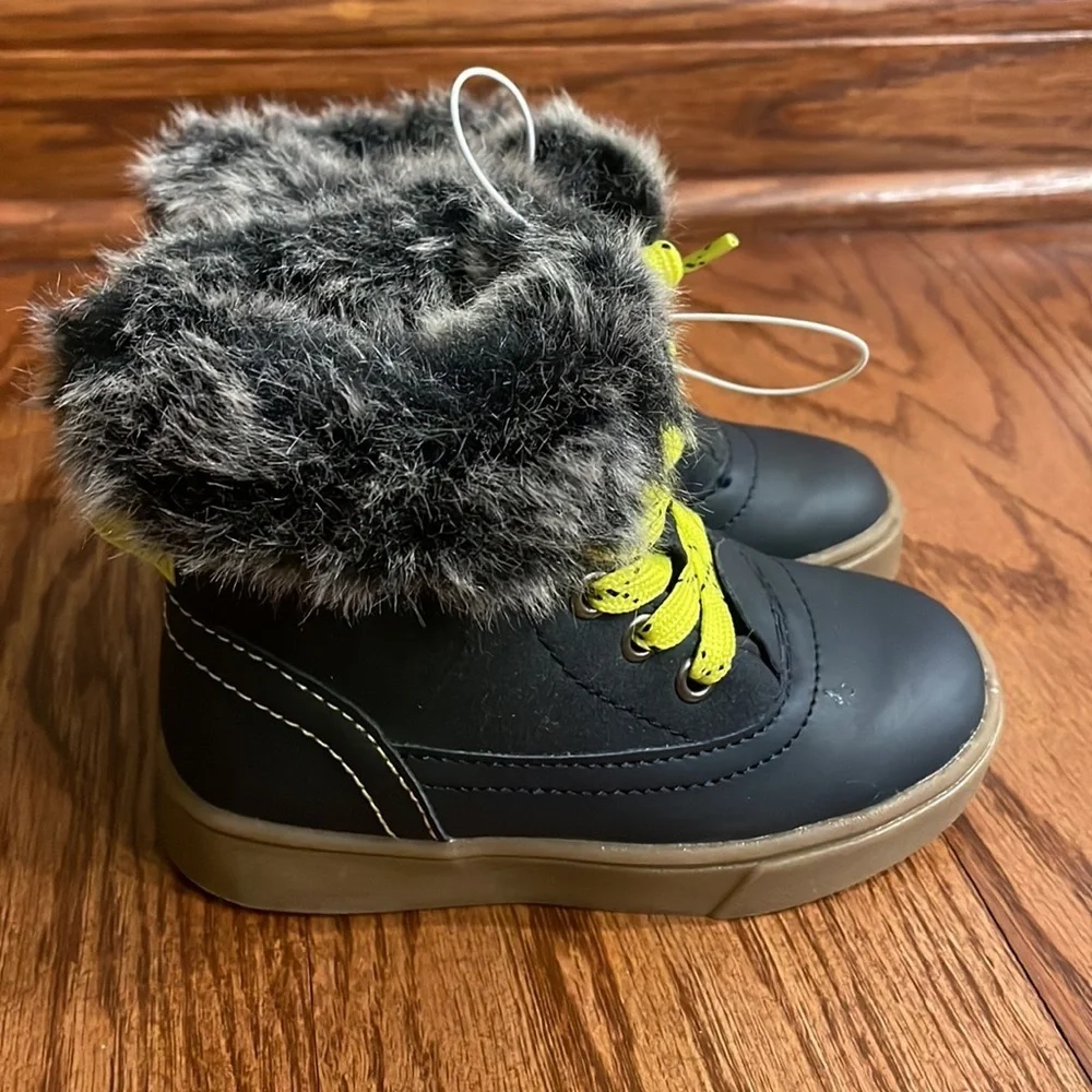 NWT Cat & Jack toddler ankle faux fur lace up booties neon lace up / navy size 7